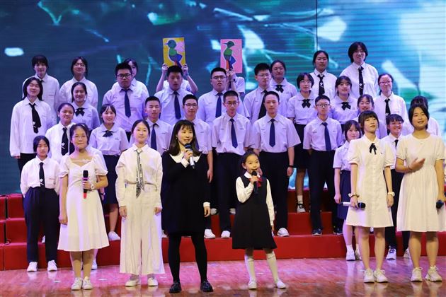 热烈祝贺我校高中陈豪老师荣获成都市第十一届中小学班主任技能大赛综合特等奖