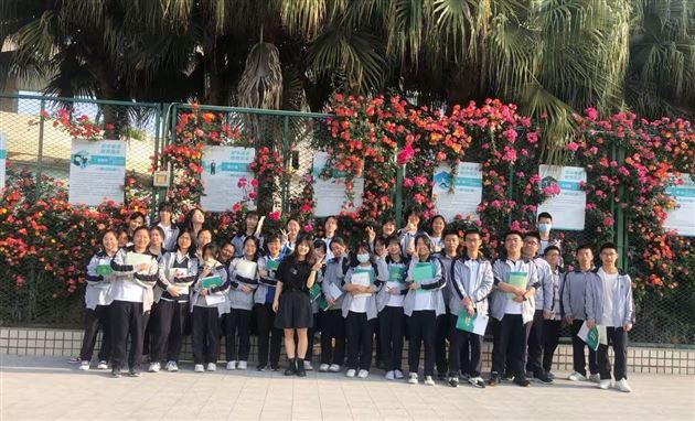 热烈祝贺我校高中陈豪老师荣获成都市第十一届中小学班主任技能大赛综合特等奖