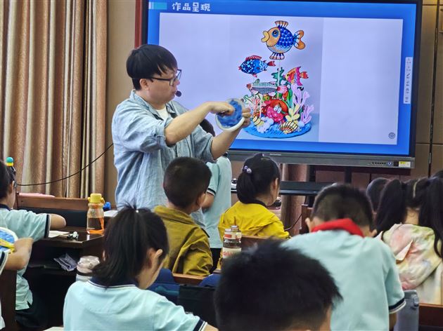 聚焦课堂成长 共绘家校华章——棠外附小成功举办“家长开放日”活动