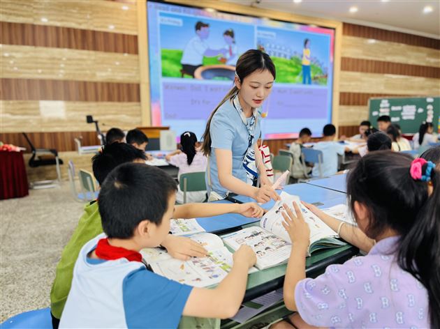 聚焦课堂成长 共绘家校华章——棠外附小成功举办“家长开放日”活动