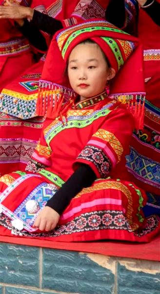 经纬织就千年韵  锦绣壮乡焕新彩——棠外附小六年级学生讲堂解码壮锦非遗魅力