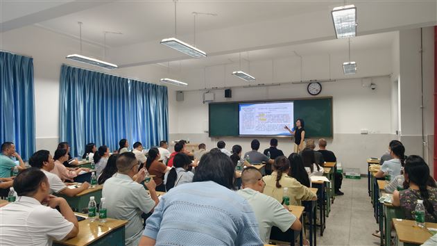 示范引领备考 聚焦复习提质——我校华英利老师应邀赴通江县开展示范课及专题讲座活动