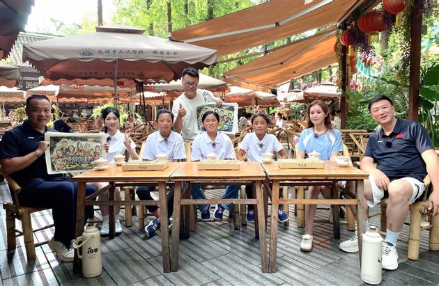 棠外教师王宪龙携“甲马木刻版画”闪耀央视世运会特别节目