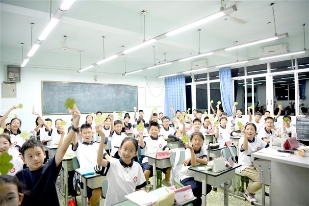 纸短情长 师恩难忘——校团委、少先队组织学生手写祝福致敬恩师