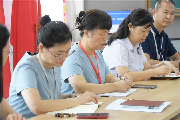 凝心聚力担使命 德心共育启新程——棠外初中开展“践行教育家精神 提升教师德心共育力”专题培训（三）