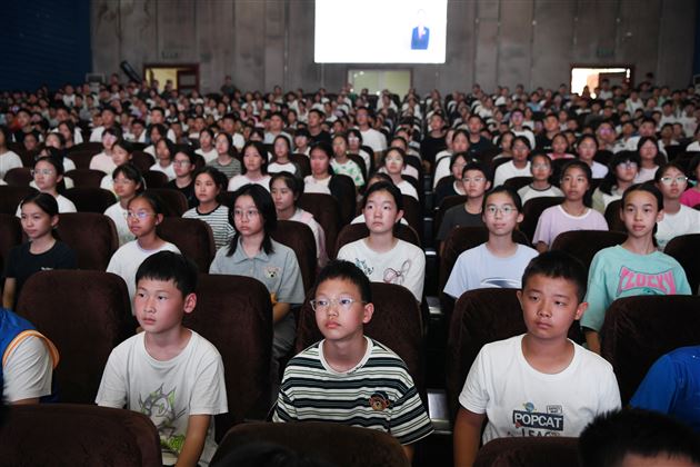 青春有礼 成长同行——棠外初中举行学生礼仪培训活动