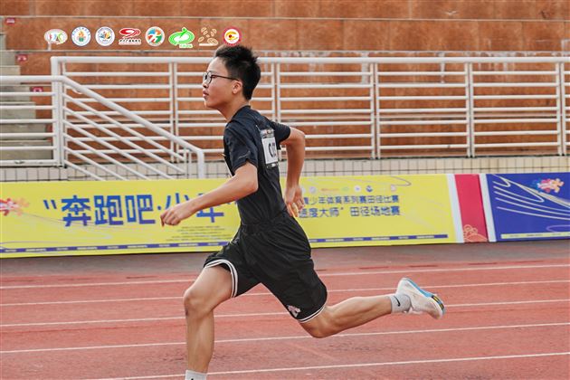 棠外附小健儿逐梦省赛 共绘青春田径画卷 