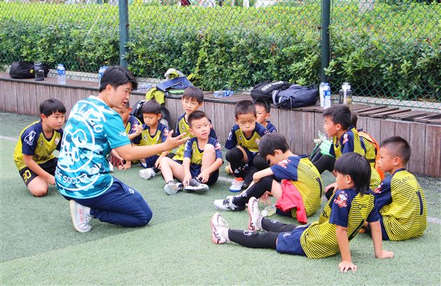 棠外附小U7登顶成都，川超精神薪火相传