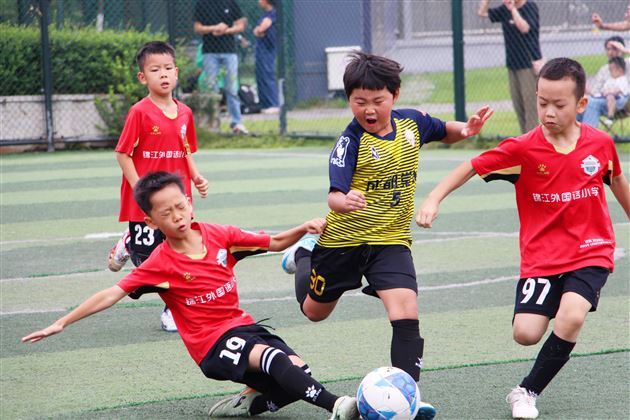 棠外附小U7登顶成都，川超精神薪火相传