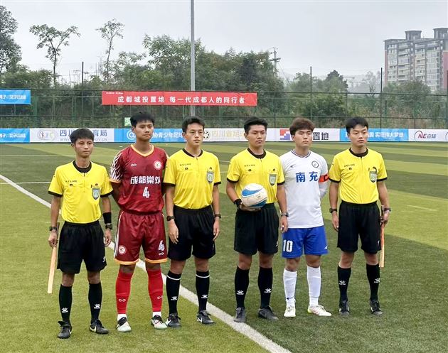 棠外男子足球队代表成都勇夺U18冠军