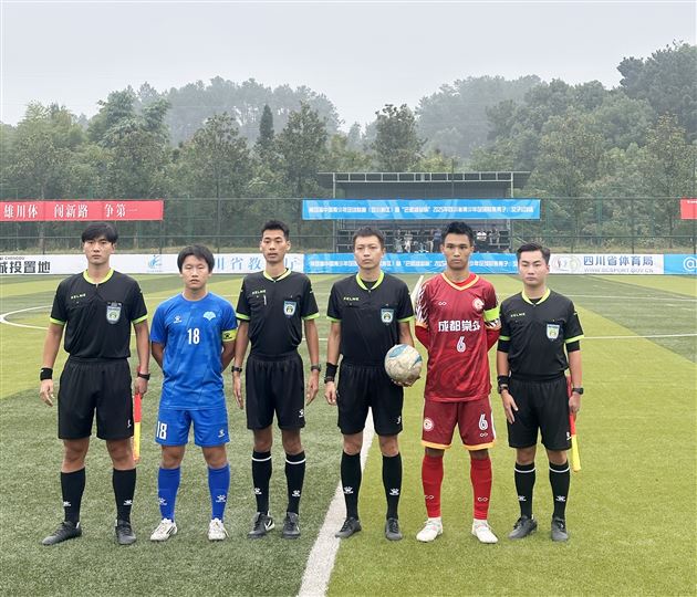 棠外男子足球队代表成都勇夺U18冠军