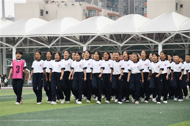 飒爽英姿展风采 青春飞扬强体魄——棠外初一年级成功举行队列队形暨素质操比赛