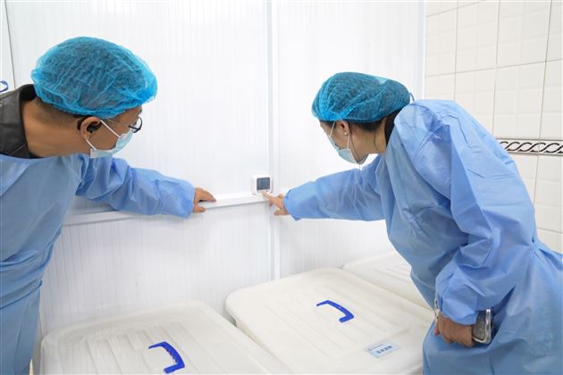 聚焦食堂膳食“吃”心实事，守护师生“舌尖上的安全”——棠外膳食管理教职工代表委员会走进食堂后厨