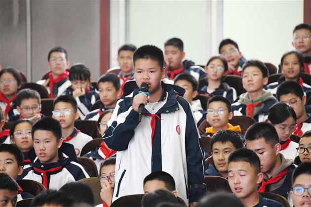 一等功臣进校园 红色基因薪火传——棠外初中隆重举行王曙光大校“祖国在我心中”主题报告会