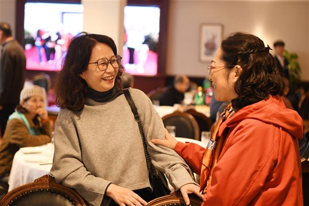 培根铸魂育栋梁 重阳佳节敬师贤——成都棠湖外国语学校2025年重阳敬老活动