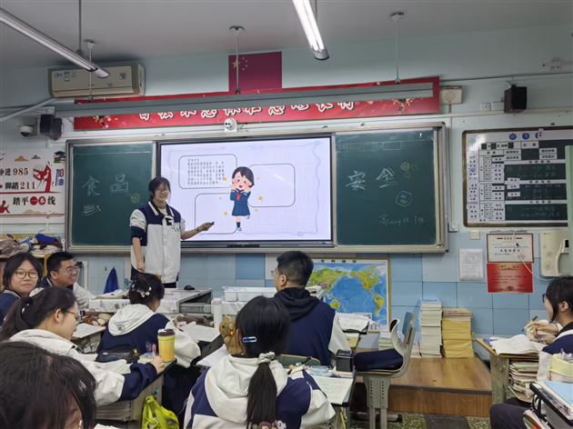 从“外卖党”到“食堂粉”：一场关于舌尖的青春觉醒——棠外高中开展“食品安全”主题班会