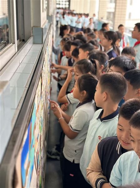 童心绘神话，墨彩传经典——棠外附小四年级成功举办神话故事连环画展评活动