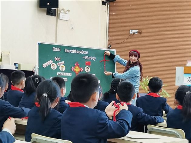 棠外附小何洁老师应邀为旺苍县骨干教师授课