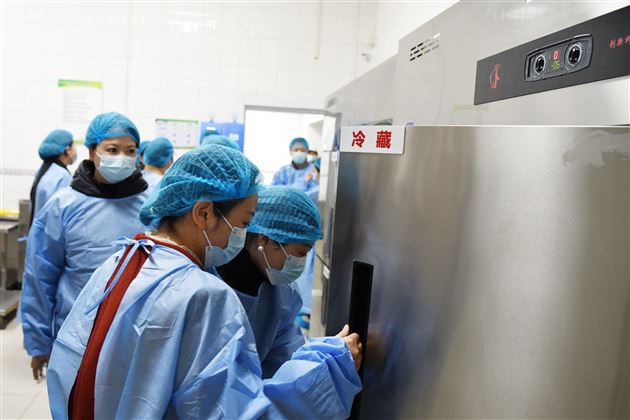 家校同心，“食”刻守护——成都棠湖外国语学校顺利召开2025-2026学年度膳食管理家长委员会第一次会议