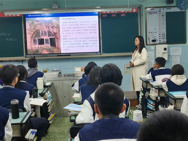 “以榜样为炬，燃青春之光”主题班会课