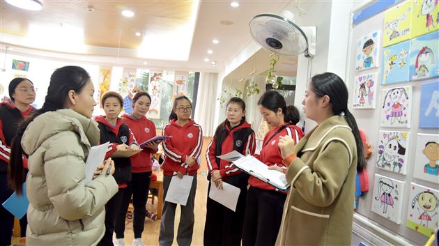 环境育人润无声 区角巧筑“活课程”——棠湖仁智幼儿园开展区角看评活动