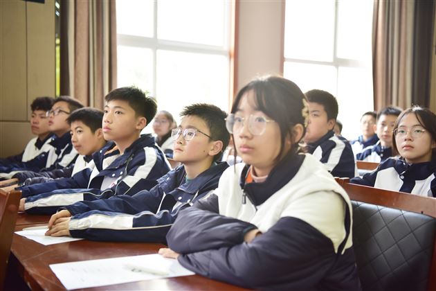 以赛促教锤炼技能 德心共育赋能成长——棠外初中开展2025年班主任技能大赛展评“主题班会课”（校内复赛）暨棠外初中“践行教育家精神，提升教师德心共育力”专题培训（第十六期）活动