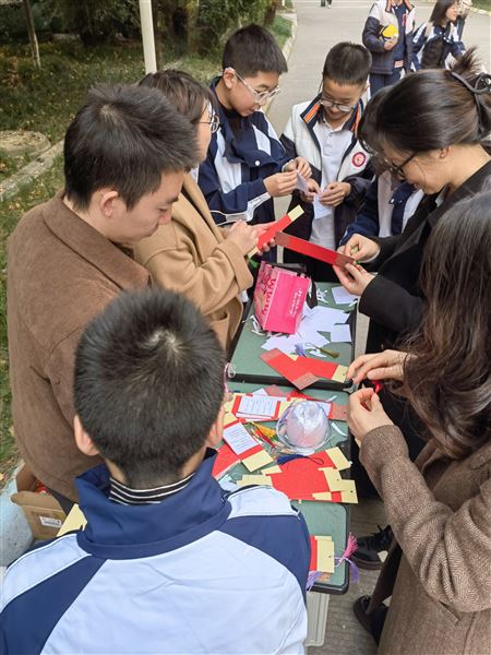 法治之光浸润校园 灯谜巧解宪法密码——棠外初中2025年宪法宣传周系列活动之法治游园会(一) 