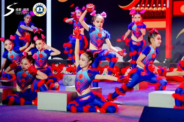 棠外附小Sunflower艺术团参加双流区中小学艺术成果展