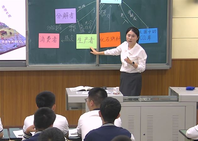 棠外李小青老师斩获2025年成都市高中生物学高质量课堂展评一等奖