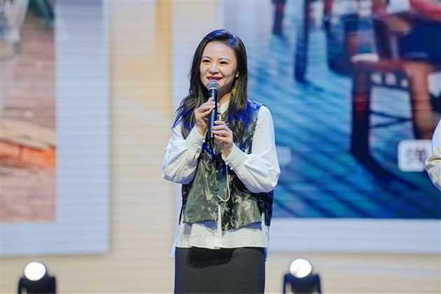 棠外教师受邀参加成都银杏艺术团30周年活动访谈