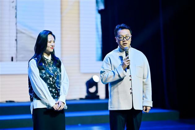 棠外教师受邀参加成都银杏艺术团30周年活动访谈