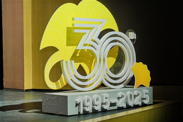 棠外教师受邀参加成都银杏艺术团30周年活动访谈