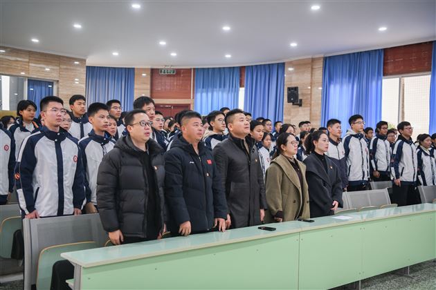 棠外初中举行2025-2026学年度上学期入团仪式