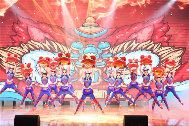 棠外举行2025年校园艺术节展演暨2026年新年文艺联欢晚会