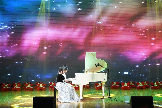 棠外举行2025年校园艺术节展演暨2026年新年文艺联欢晚会 