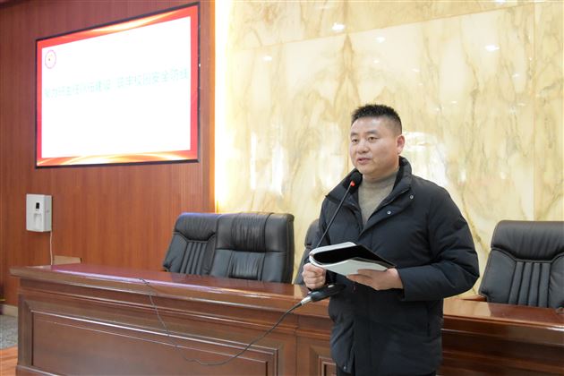 棠外初中召开期末班主任工作培训会暨德心共育专题培训