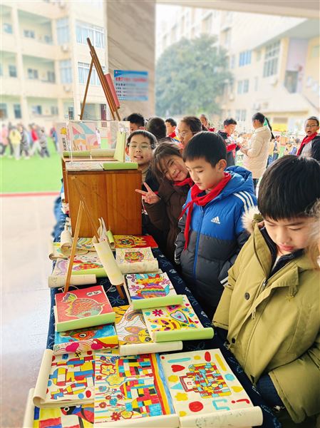 棠外附小举办优秀美术作业展