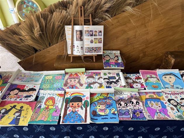 棠外附小举办优秀美术作业展