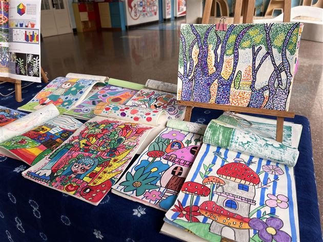 棠外附小举办优秀美术作业展