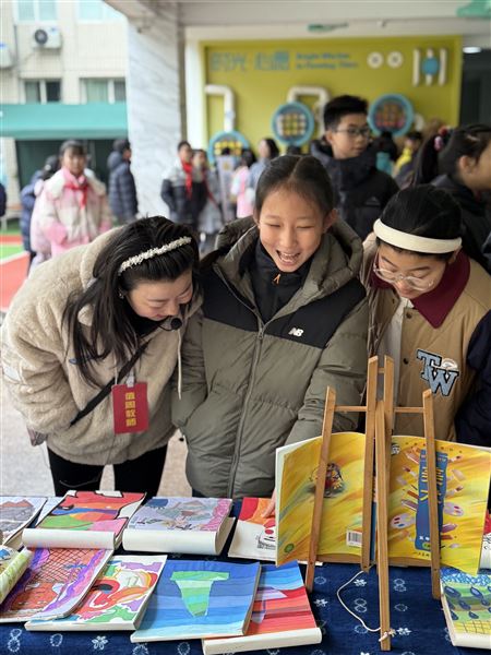 棠外附小举办优秀美术作业展
