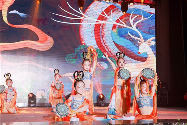 棠湖仁智幼儿园开展2026新年系列活动