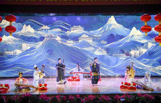 情暖千家迎骏岁 弦歌不辍启新程——棠外2026年教职工迎新春联欢会暨团拜会圆满举行 