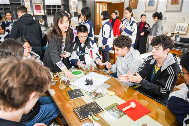 圣约翰公学阿森纳青训访棠外 中英少年绿茵场上竞技绘蓝图