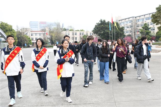 圣约翰公学阿森纳青训访棠外 中英少年绿茵场上竞技绘蓝图