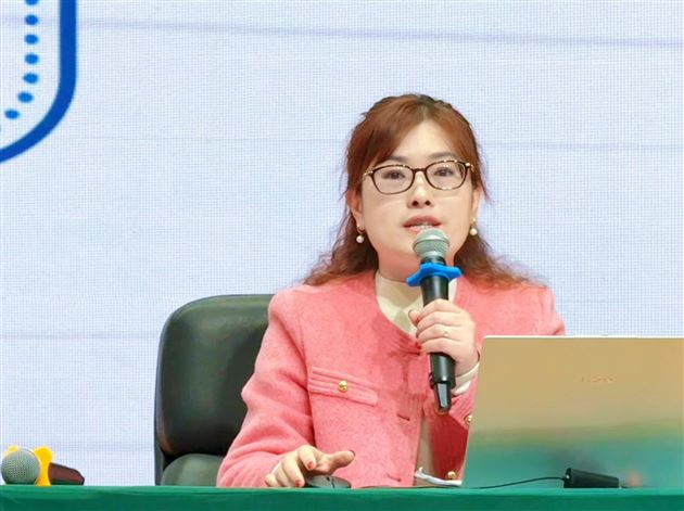 棠外附小教师在双流区教材解读活动中展风采