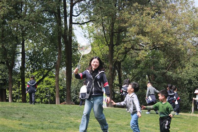 棠湖仁智幼儿园成都植物园春游活动圆满举行