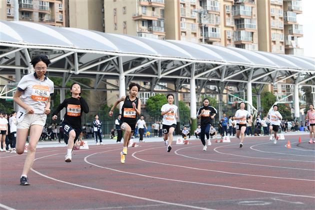 棠外高中“多威杯”第二十二届师生田径运动会圆满举行
