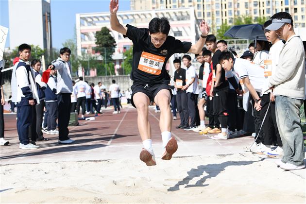棠外高中“多威杯”第二十二届师生田径运动会圆满举行