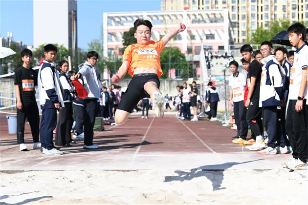 棠外高中“多威杯”第二十二届师生田径运动会圆满举行