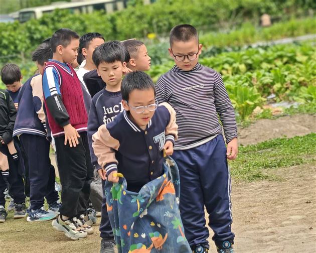 棠外附小二年级开展春季研学活动